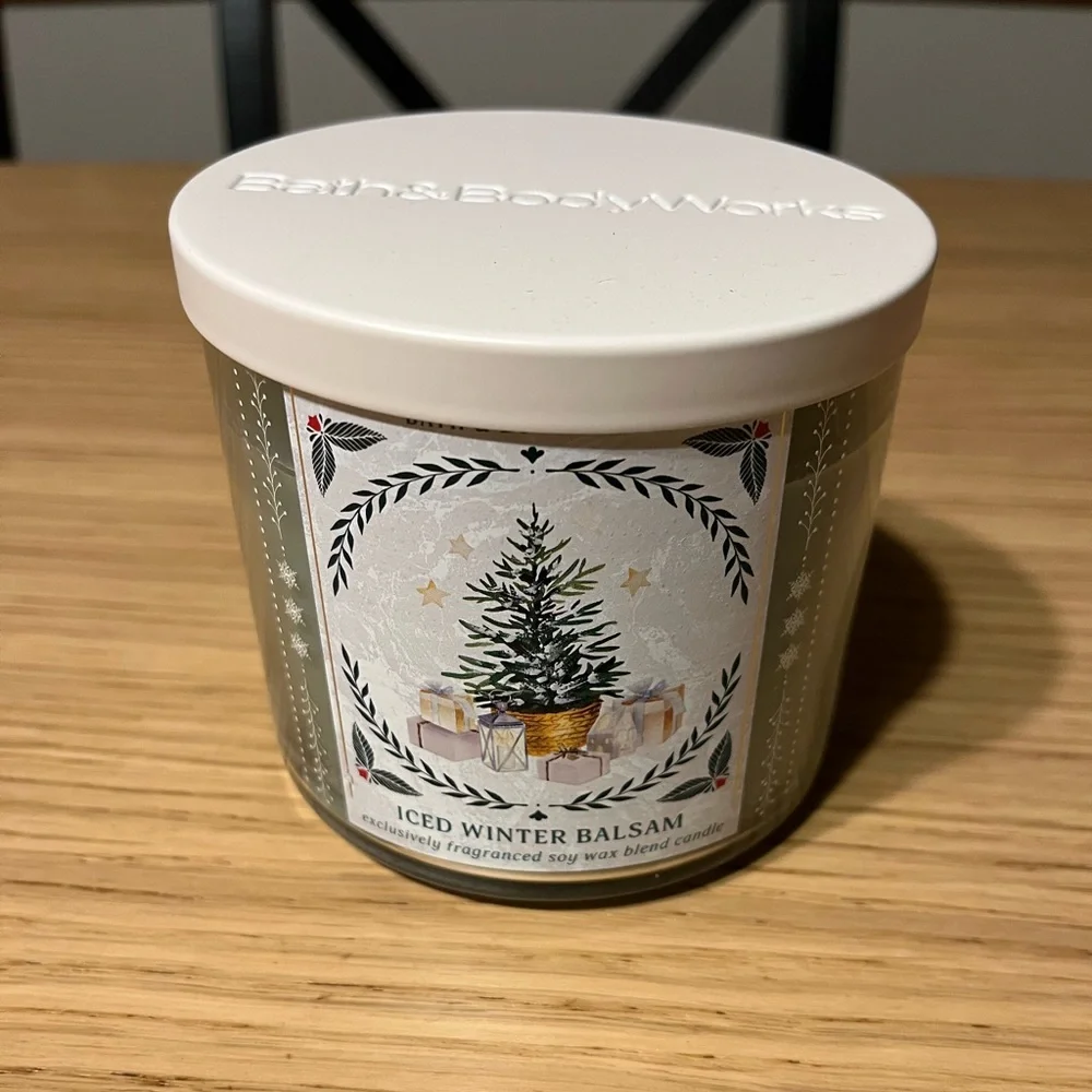 Bath & Body Works 3 Wick Candle. Iced Winter Balsam.